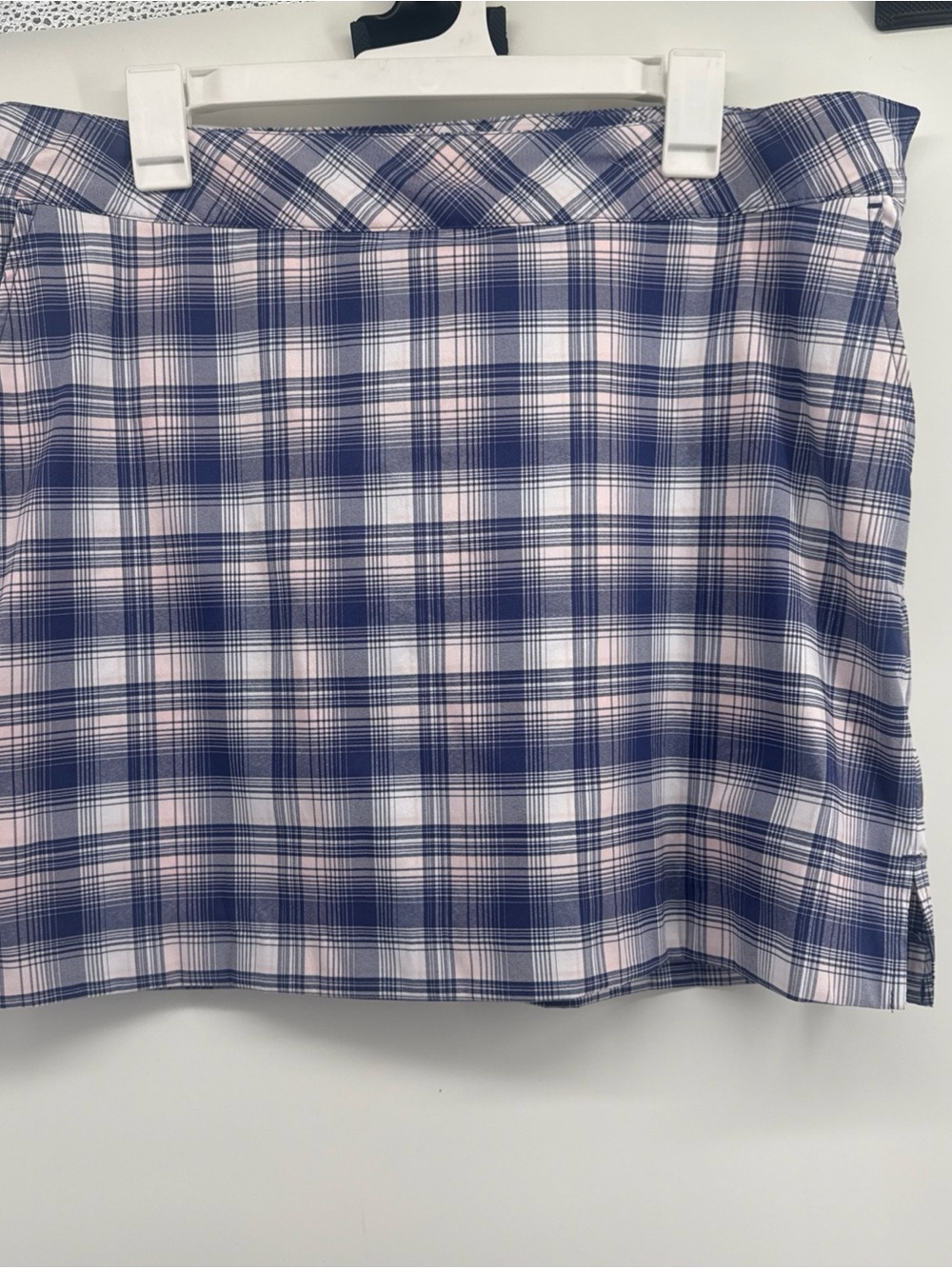 Izod plaid golf skirt  Womens size 12 Pink & Blue Plaid